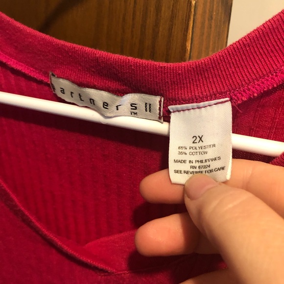 Vintage Partners by Mervyn’s Raspberry Red Tee- 738 *tee deal $8 or 🦋 - Picture 2 of 4